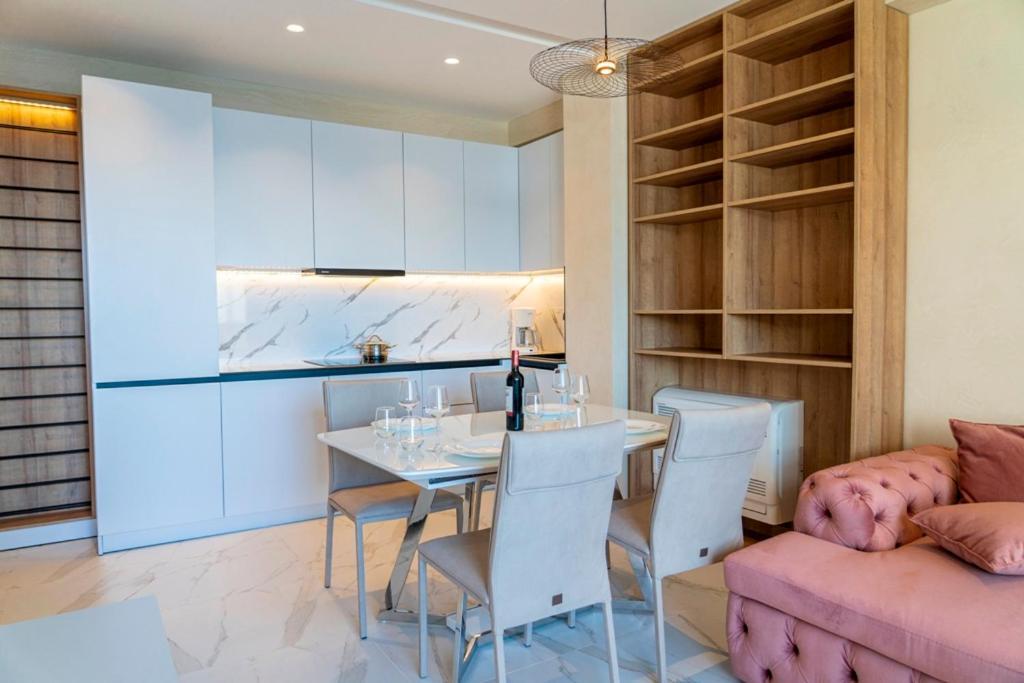 Deluxe Apartment-Swimming Pool Саранде Екстериор снимка